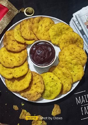 મેંદા રવાની ફરસી પુરી (Maida Rava Farsi Puri Recipe in Gujarati) રેસીપી મુખ્ય ફોટો