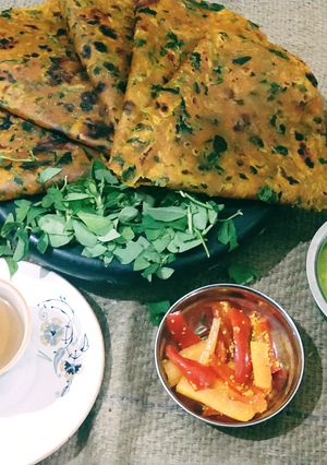 મેથી થેપલા (Methi Thepla Recipe in Gujarati) રેસીપી મુખ્ય ફોટો