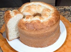 Foto de BOLO DE TAPIOCA DE LIQUIDIFICADOR | FOFINHO E DELICIOSO! DERRETE