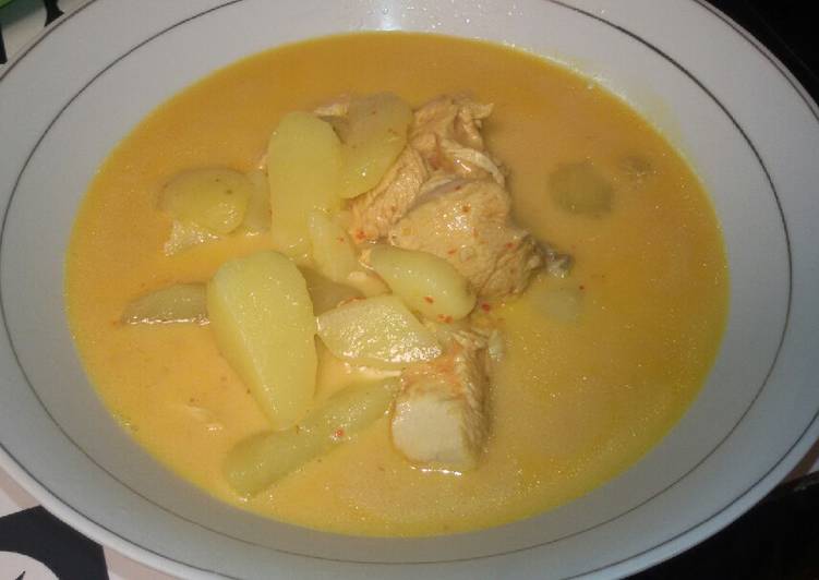 Bumbu Menyiapkan Ayam gulai pedas yummy yang enak