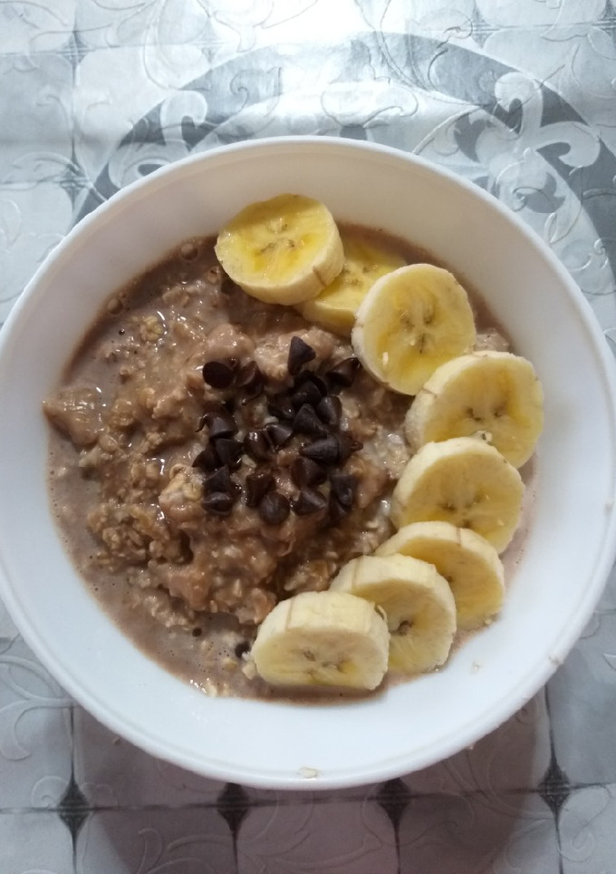 Una foto de Gachas de avena con chocolate y plátano