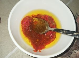 صورة لوصفة هريسة بالزيت زيتون سلطانة المائدة في الشتاء🌶️