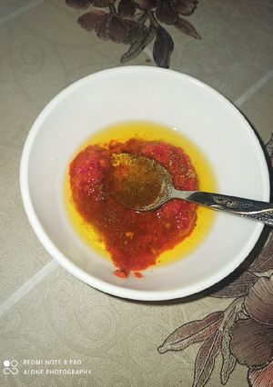 صورة لوصفة هريسة بالزيت زيتون سلطانة المائدة في الشتاء🌶️