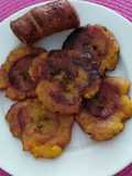 Patacones dulces con chorizo de la selva