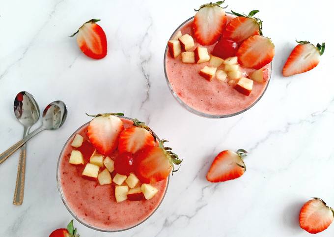 How to Make Super Quick Homemade Strawberry Banana Smoothie Bowl