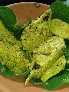সরষে ইলিশ গাটি কচু দিয়ে(shorshe ilish recipe in Bengali) রেসিপির প্রধান ছবি