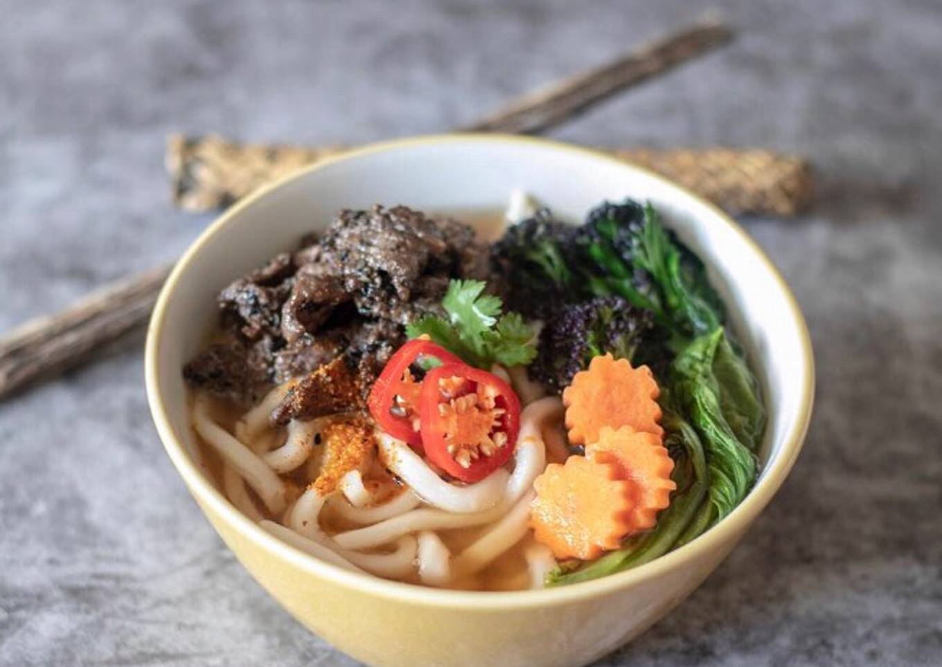 Udon with honey and soy beef with miso broth