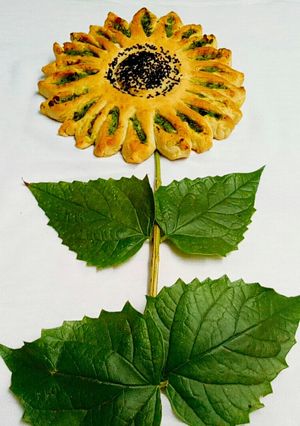 A picture of Spinach sunflower Bread.