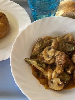 Una foto de Albóndigas con verduras