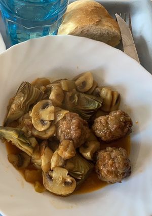 Una foto de Albóndigas con verduras