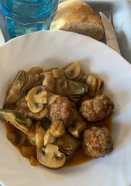 Una foto de Albóndigas con verduras