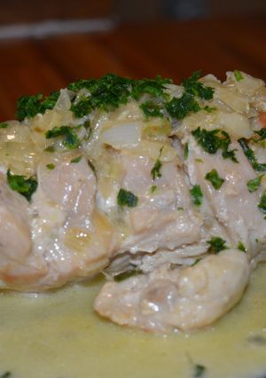 Una foto de Supremas de Pollo en Salsa Cremosa de Ajo y Finas Hierbas