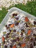 Salad buah dengan chia seed, kacang2an dan kismis