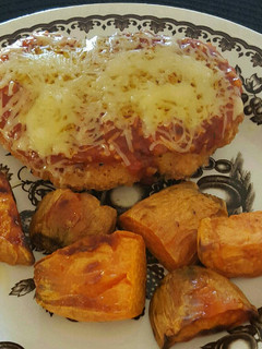 Foto resep chicken parmigiana with baked sweet potato
