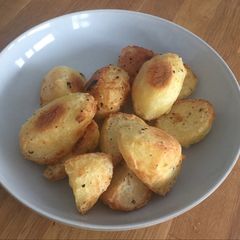A picture of Vegetarian Roast Potatoes 🥔.