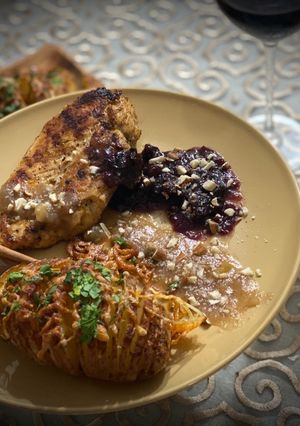 Grill csirkemell őszi mártásban és hasselback krumplival recept fotója