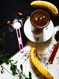 કોફી બનાના સ્મુધી (Coffee Banana Smoothie Recipe In Gujarati) રેસીપી મુખ્ય ફોટો