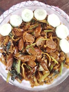 Foto resep Mie Goreng Saus Tiram Dg Bakso n Sosis Simpel Bumbu Iris
