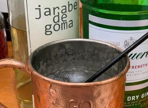 Una foto de Tom Collins
