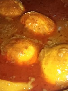 अंडे आलू ढाबा स्टाइल में(ande aloo dhaba style in hindi) रेसिपी मुख्य फोटो
