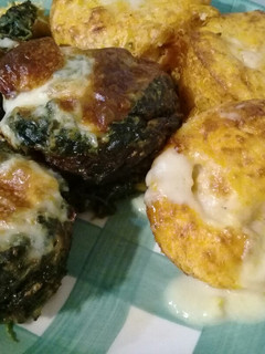 Una foto de Muffins salados sin harina de espinaca y calabaza con choclo