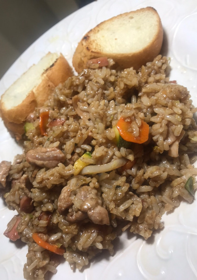 Una foto de Arroz chino Venezolano 😂