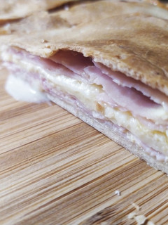 Una foto de Torta de jamón y queso
