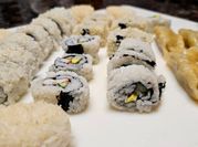 A picture of vinegar sushi rice