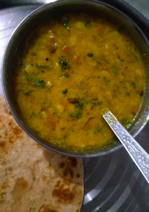 A picture of Dal fry.