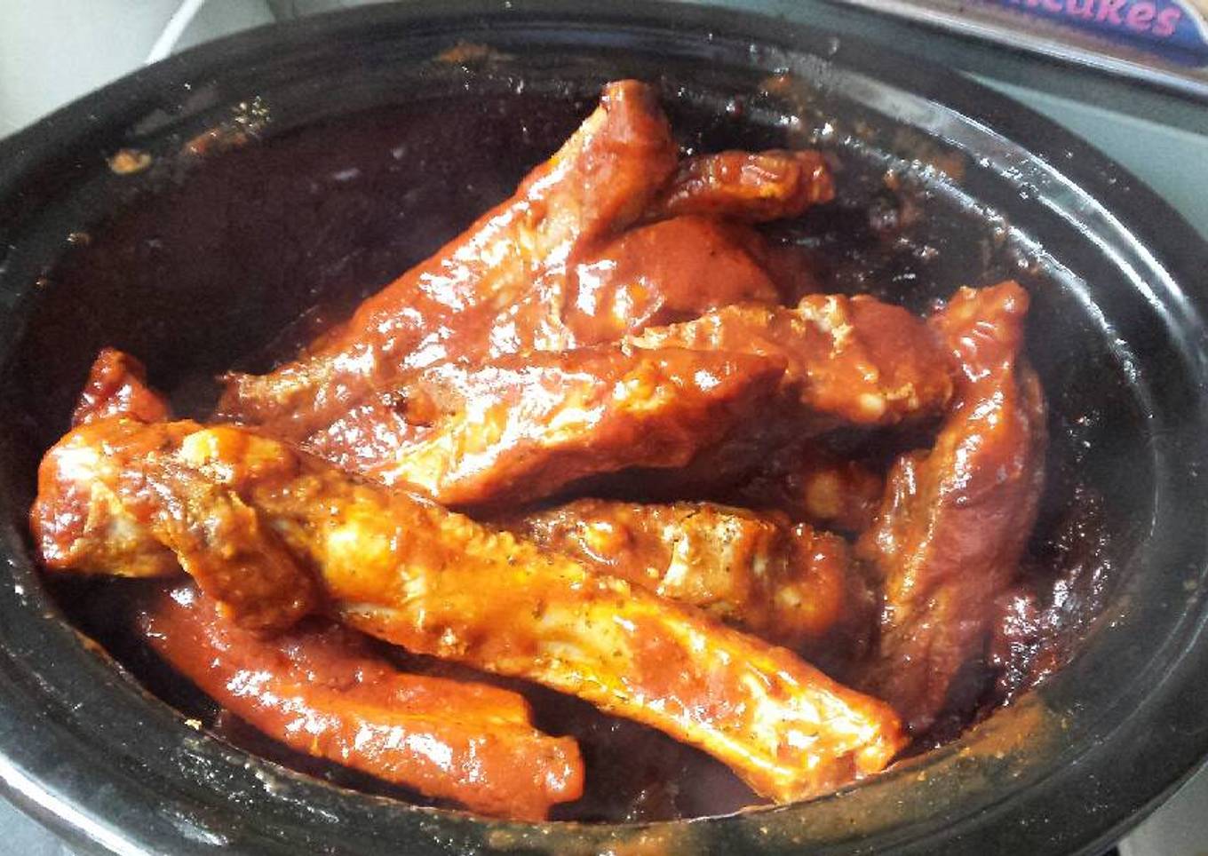Slow cooked ribs in hunters sauce 