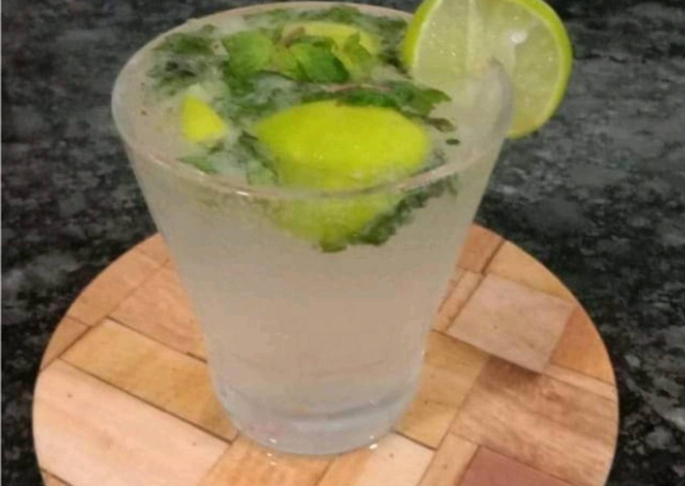 Refreshing drink Virgin Mojito