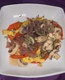 Omelette saltado con champiñones
