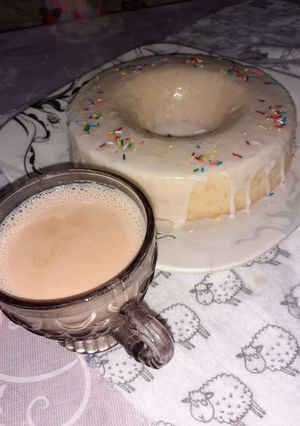 A picture of Lemon Bundt Cake with Tea.