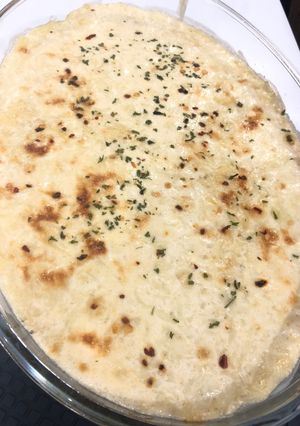 صورة لوصفة صينية رز بالقشطة طبقه دجاج بالوسط 😋