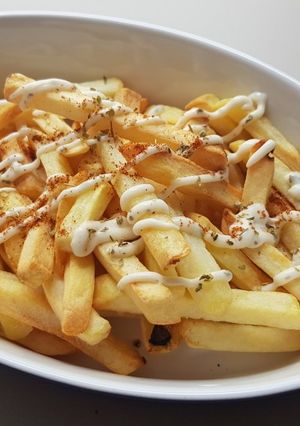 รูปของ ลองทำเฟรนช์ฟรายหม้ออบลมร้อนครั้งแรก🍟 ราดด้วย Garlic sauce
