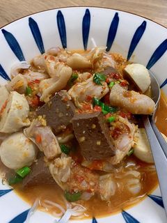 รูปของ ขนมจีนน้ำยาป่าปลากระป๋องเอ็นข้อไก่