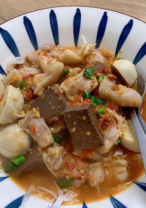 รูปของ ขนมจีนน้ำยาป่าปลากระป๋องเอ็นข้อไก่