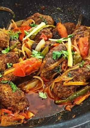 A picture of Dum kabab.