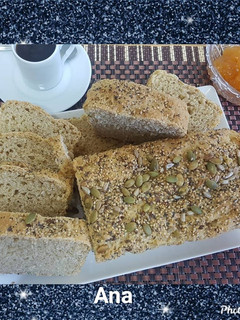 Una foto de Pan vegano con semillas