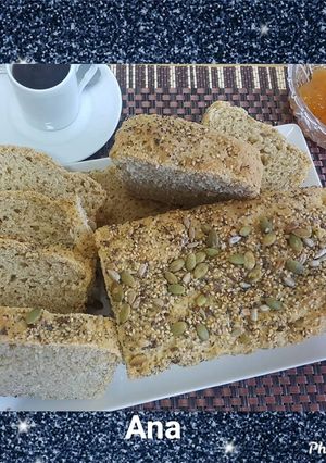 Una foto de Pan vegano con semillas