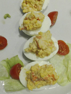 Una foto de Huevos rellenos de cangrejo