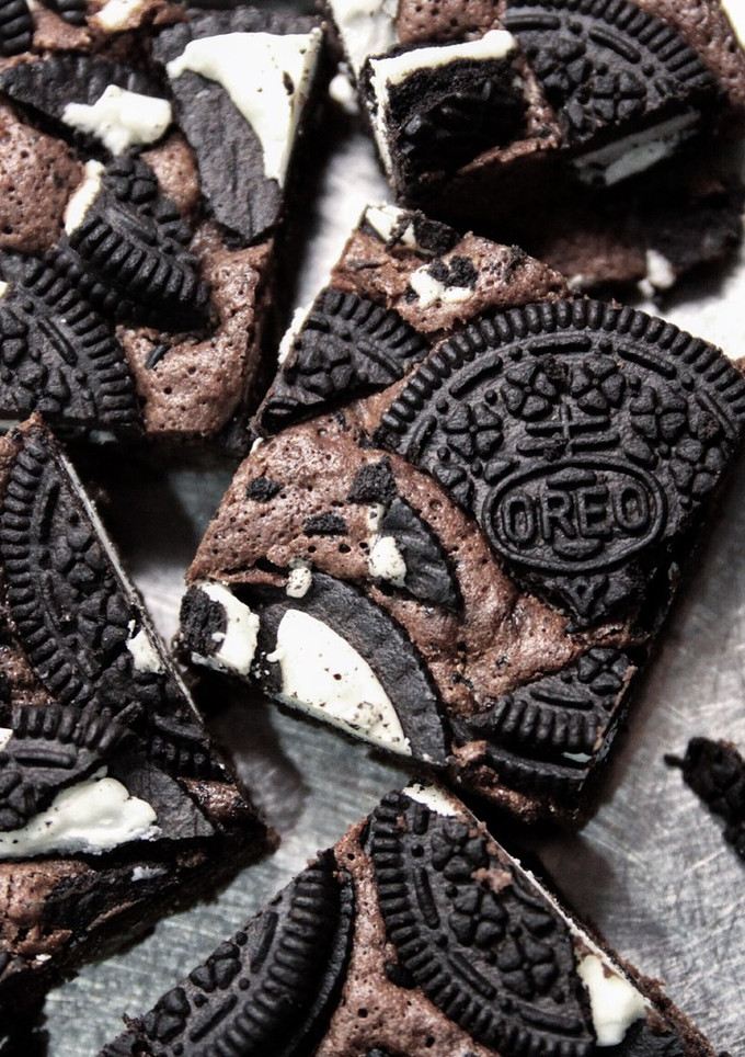 A picture of Oreo Brownies for Valentine's Day!.
