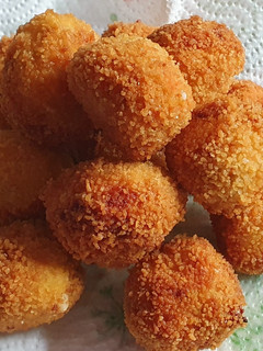 Una foto de Croquetas pollo asado y jamón ibérico #croquetasparatodo