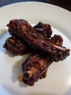Una foto de Costillas de cerdo en salsa BBQ casera