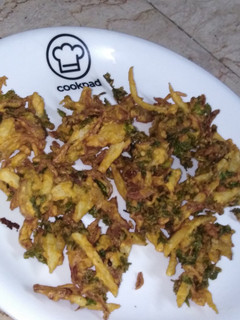 A picture of Vegetable pakoray.