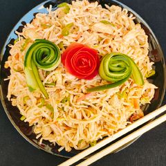 A picture of Chicken, Veggies, Chowmin 🍝🍝.