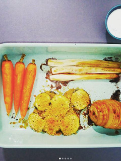 Foto di Verdure al forno con salsa allo yogurt
