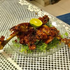 A picture of Chicken lahsuniya.
