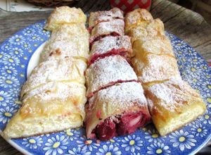 Túrós és meggyes rétes rizslapból (Gluténmentes) recept fotója