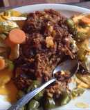 Nachos llenadores con carne, chorizo y papas.